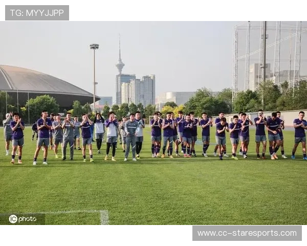 足球球星年度精彩瞬间全记录每月一位传奇球员陪你度过每一天